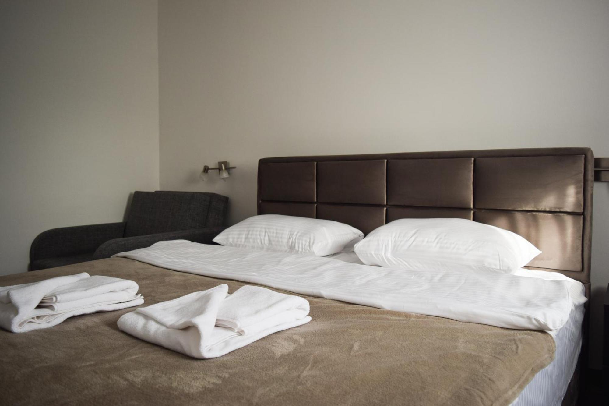 Hotel Tiski Cvet Novi Bečej Екстериор снимка