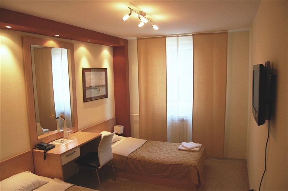 Hotel Tiski Cvet Novi Bečej Екстериор снимка