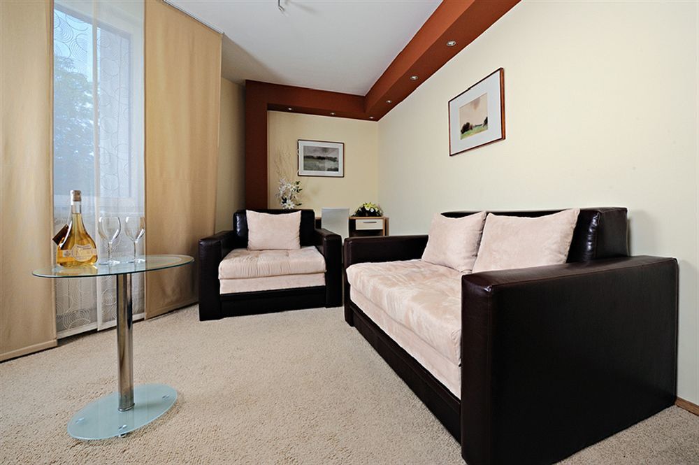 Hotel Tiski Cvet Novi Bečej Екстериор снимка